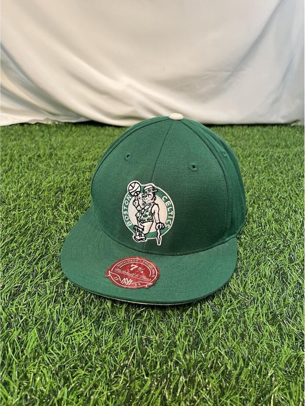 Boston Celttics Green Fitted Hat Size 7 3/4 Mitchell and Ness